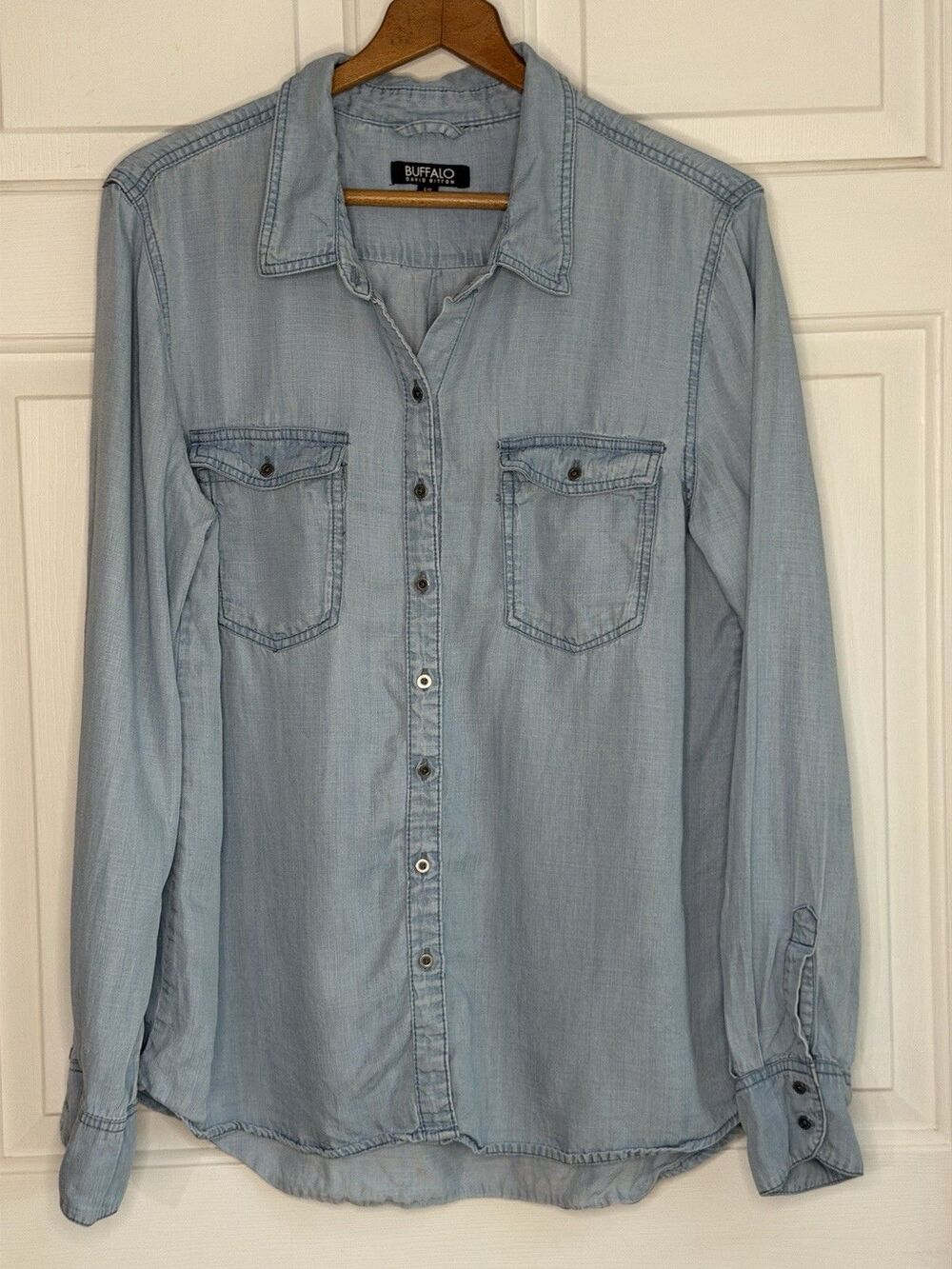 Buffalo David Bitton Women’s L Blue Solid Chambray Long Sleeve Button-Up Pockets
